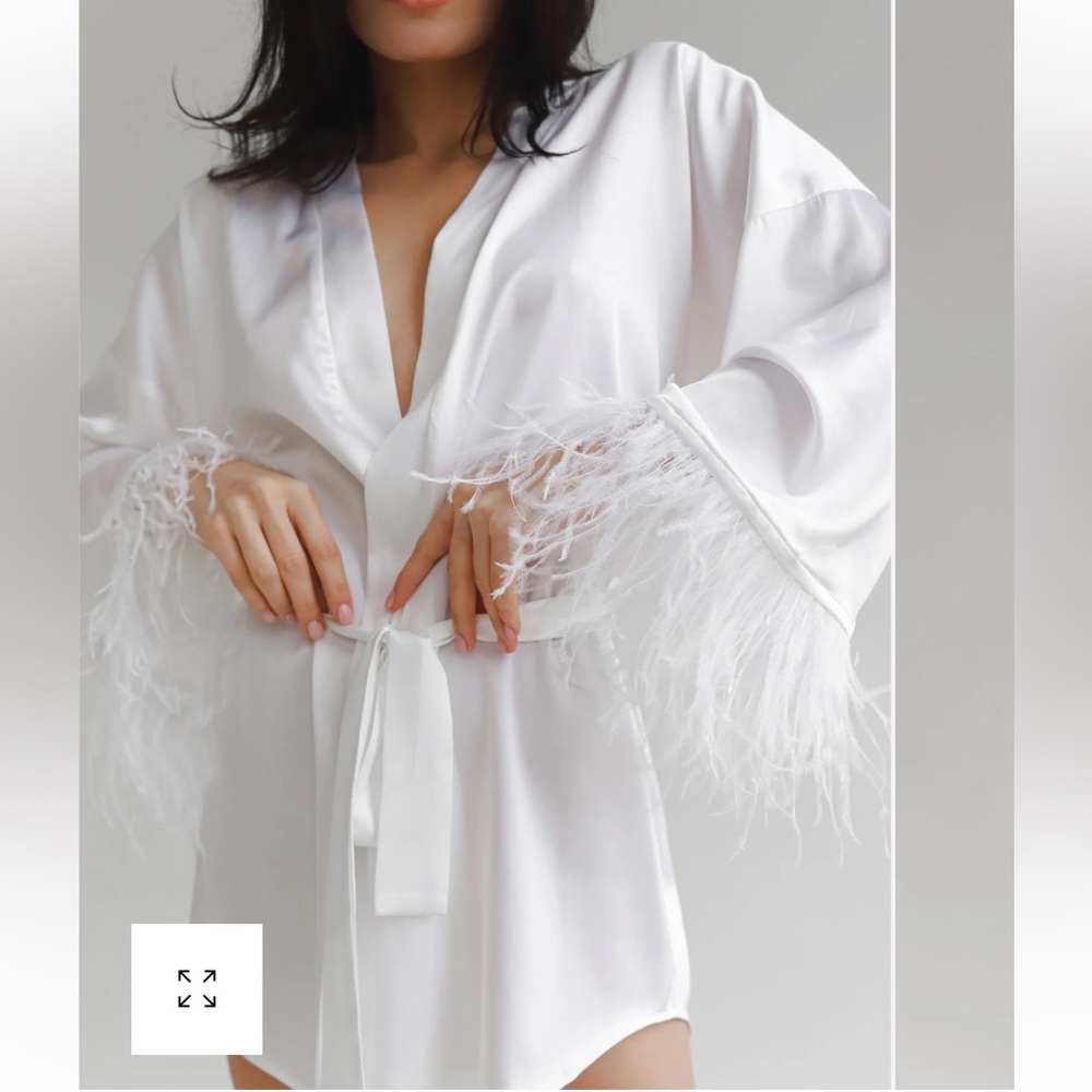 The Robe Kimono Robe- White Feather